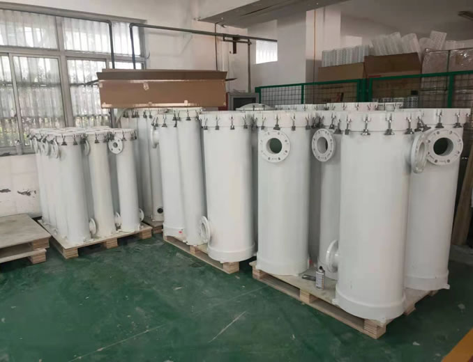 UPVC玻璃鋼防腐保安多袋式過（guò）濾器